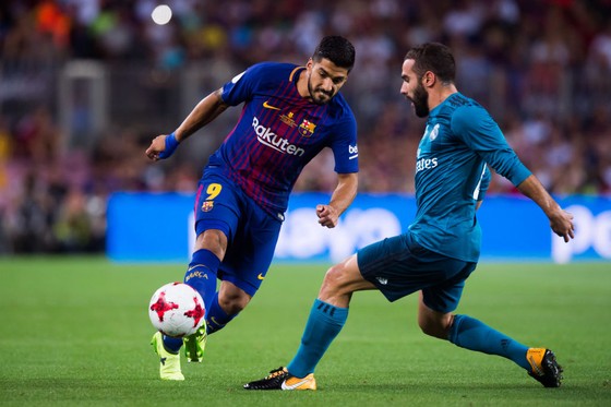 Luis Enrique sẽ mang theo Luis Suarez đến Chelsea? ảnh 1