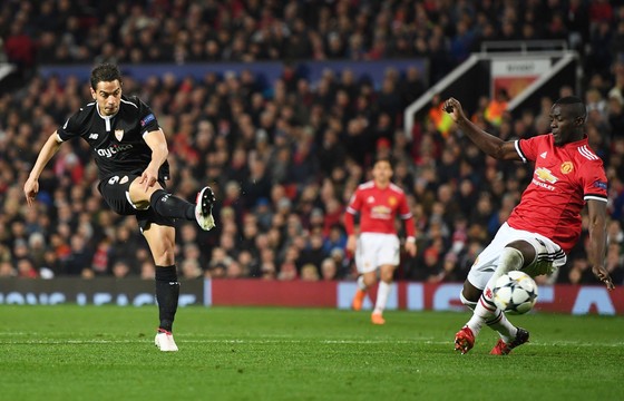 Lukaku tố cáo các đồng đội Man.United “lẩn trốn” trước Sevilla ảnh 1