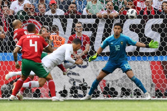 Bồ Đào Nha - Morocco 1-0, Ronaldo ghi bàn trong chiến thắng gây tranh cãi ảnh 2