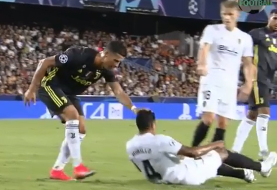 Ronaldo khóc vì uất ức hay tiếc nuối? ảnh 3