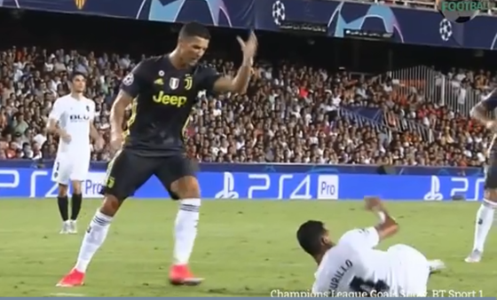 Ronaldo khóc vì uất ức hay tiếc nuối? ảnh 1