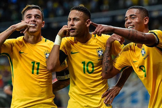 Gabriel Jesus thách thức Aguero ở Manchester City ảnh 1