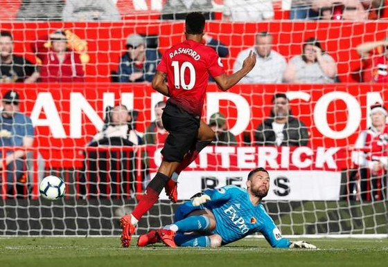 Man United - Watford 2-1, Rashford và Martial giúp Quỷ đỏ vào tốp 4 ảnh 4