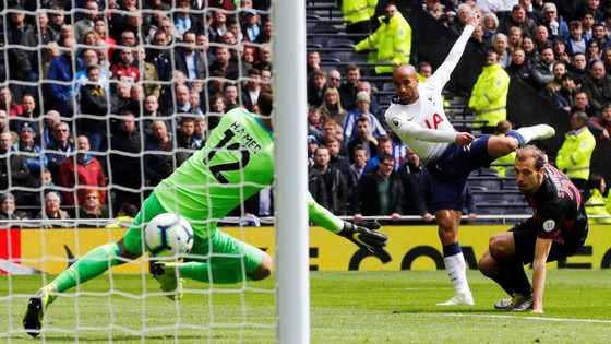 TRỰC TIẾP Tottenham - Huddersfield: Gà trống bùng nổ ảnh 4