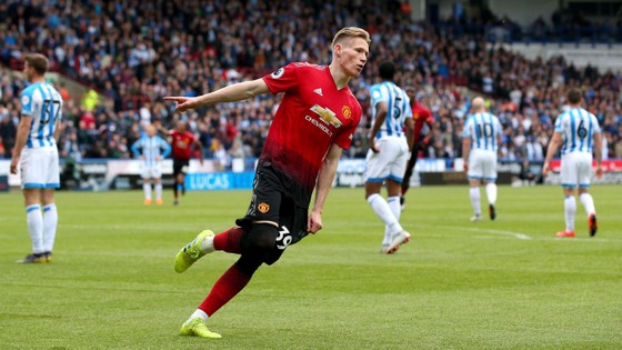 TRỰC TIẾP Huddersfield - Man United: Đêm diễn của Pogba ảnh 3