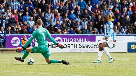 TRỰC TIẾP Huddersfield - Man United: Đêm diễn của Pogba ảnh 7