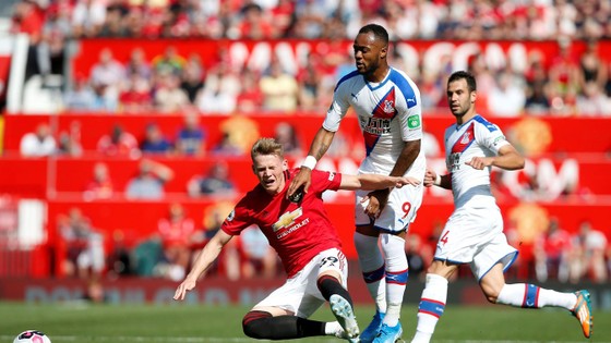 Solskjaer sẽ không đưa Man United trở lại đỉnh cao ảnh 1