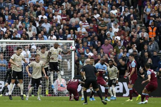 West Ham - Man United 2-0: Quỷ đỏ thảm bại. tụt xuống thứ 8 ảnh 8