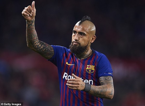 Barcelona xả hàng kiếm 130 triệu Euro: Rakitic, Coutinho và Vidal đua nhau lên sàn ảnh 3