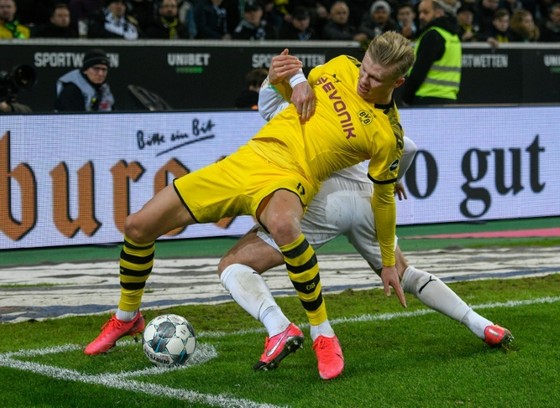 Haaland không muốn so sánh với Ibrahimovic ảnh 1