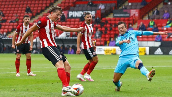 Tottenham thua tan tác trên sân Sheffield United, Mourinho hết phép ảnh 1