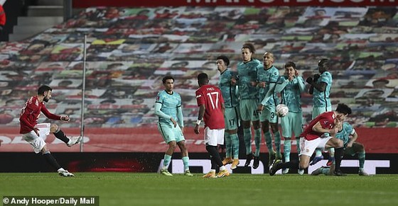 Bruno Fernandez tiết lộ học Mata kỹ thuật sút phạt để đánh bại Liverpool ảnh 3
