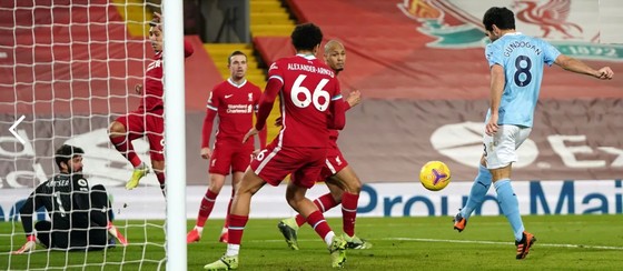 Phil Foden tỏa sáng giúp Manchester City nhấn chìm pháo đài Anfield ảnh 3