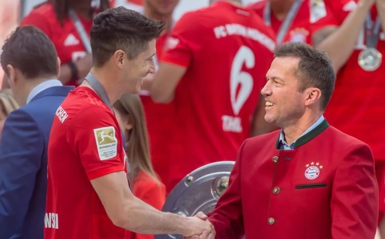 Lewandowski từ chối chọn Ronaldo hay Messi là cầu thủ vĩ đại nhất qua mọi thời ảnh 1