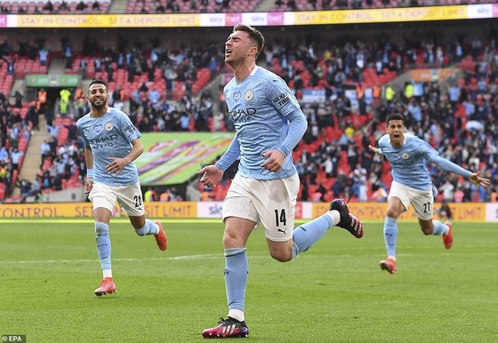 Aymeric Laporte nhấn chìm Tottenham, giúp Man City đăng quang League Cup 4 mùa liên tiếp ảnh 4