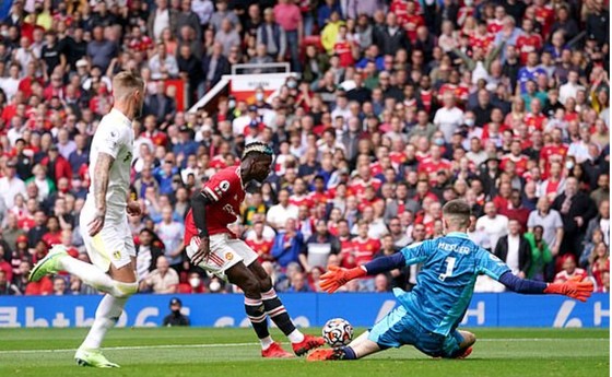 Man United - Leeds United 5-1: Bruno Fernandes ghi hat-trick, Pogba lập poker kiến tạo ảnh 1