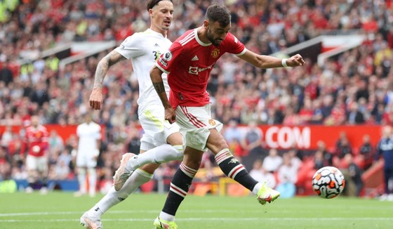 Man United - Leeds United 5-1: Bruno Fernandes ghi hat-trick, Pogba lập poker kiến tạo ảnh 6