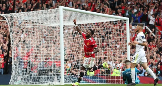 Man United - Leeds United 5-1: Bruno Fernandes ghi hat-trick, Pogba lập poker kiến tạo ảnh 7