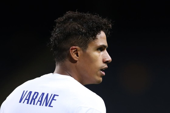 Jadon Sancho sẽ ra mắt trận mở màn với Leeds, nhưng Varane còn phải chờ ảnh 1