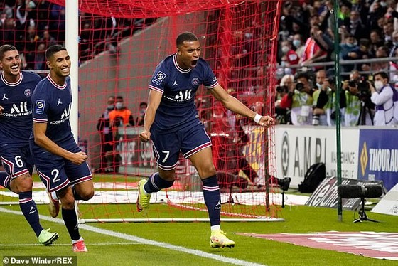 Những bước chạy đầu tiên của Lionel Messi ở PSG ảnh 1