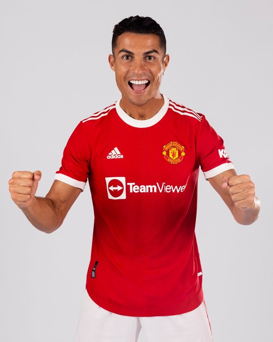 Ronaldo 'thật hạnh phúc khi được trở về nhà' - Cuộc phỏng vấn đầu tiên với Man Utd ảnh 1