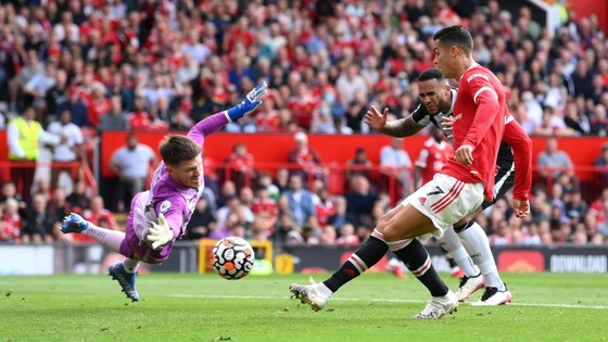 Ronaldo ghi cú đúp trong ngày trở lại giúp Man.United đè bẹp Newcastle 4-1 ảnh 1