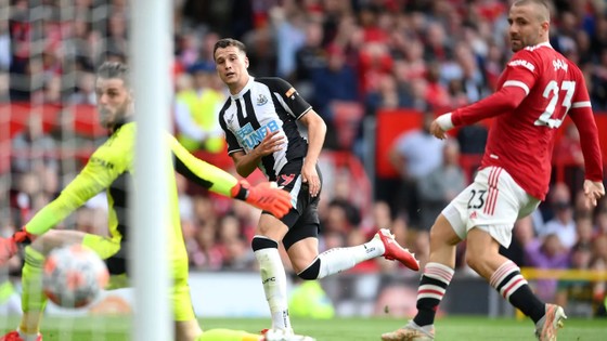Ronaldo ghi cú đúp trong ngày trở lại giúp Man.United đè bẹp Newcastle 4-1 ảnh 3