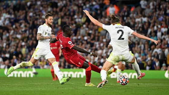 Salah ghi bàn thứ 100 Premier League khi Liverpool đè bẹp Leeds United ảnh 3