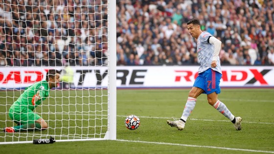 West Ham – Man United 1-2: Ronaldo mở điểm, Lingard khóa đuôi, nhưng De Gea mới là người hùng ảnh 3