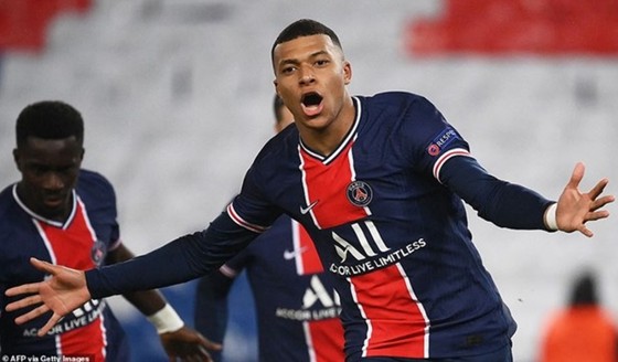 Kylian Mbappe tuyên bố sẽ ở lại PSG đến cuối mùa