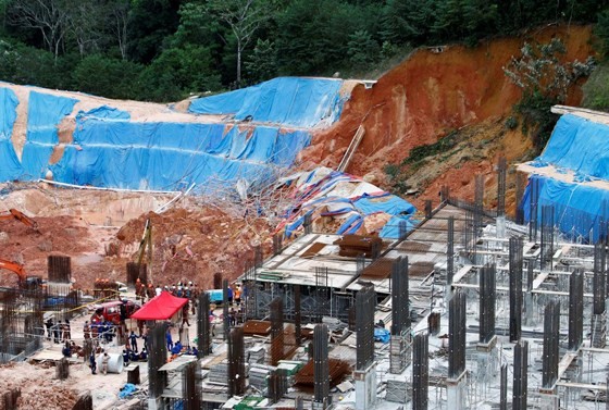 Tai nạn giao thông nghiêm trọng tại Malaysia, 40 người thương vong ảnh 1