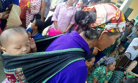 Tình người sau lũ quét ảnh 4