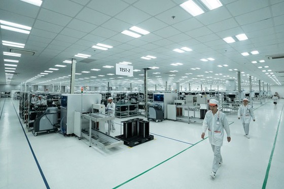 Vingroup ra mắt điện thoại thông minh Vsmart ảnh 1