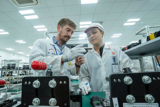 Vingroup ra mắt điện thoại thông minh Vsmart ảnh 2