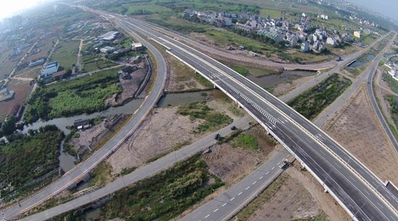 Phát triển đô thị vệ tinh khu Đông: Hướng giảm tải tối ưu TPHCM ảnh 1
