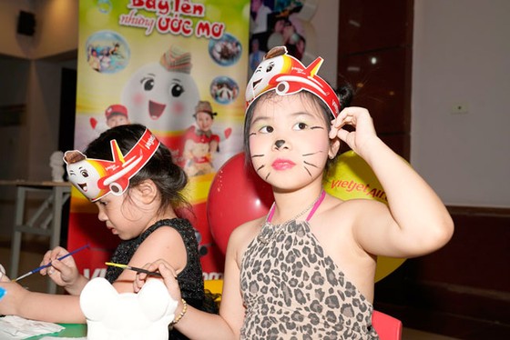 Vietjet tổ chức nhiều hoạt động Nhân ngày Quốc tế Thiếu nhi ảnh 2