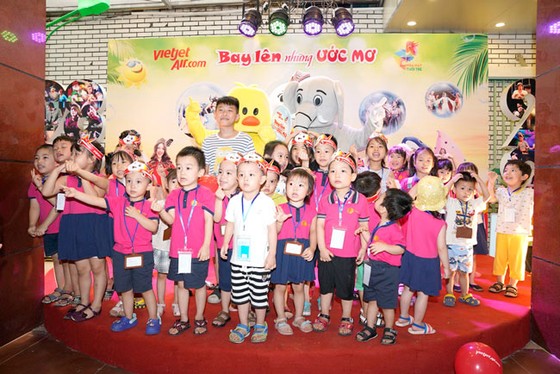 Vietjet tổ chức nhiều hoạt động Nhân ngày Quốc tế Thiếu nhi ảnh 3
