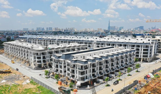Cơ hội sỡ hữu xe Mercedes khi mua nhà Van Phuc City ảnh 2