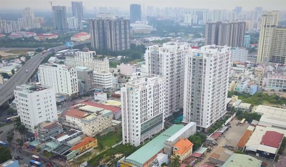 Thấy gì qua dòng tiền âm các doanh nghiệp bất động sản? ảnh 1
