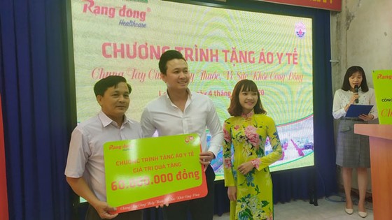 Chung tay chống dịch Covid - 19 ảnh 19