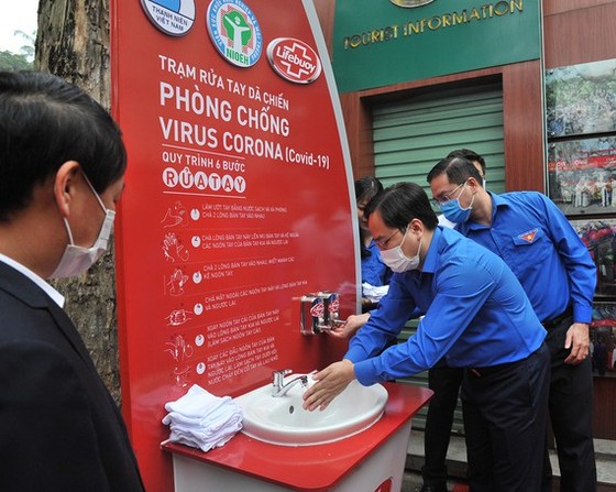 Chung tay chống dịch Covid - 19 ảnh 8