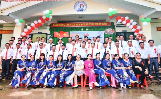 Những sáng kiến thiết thực của người thầy giáo vùng sâu ảnh 1