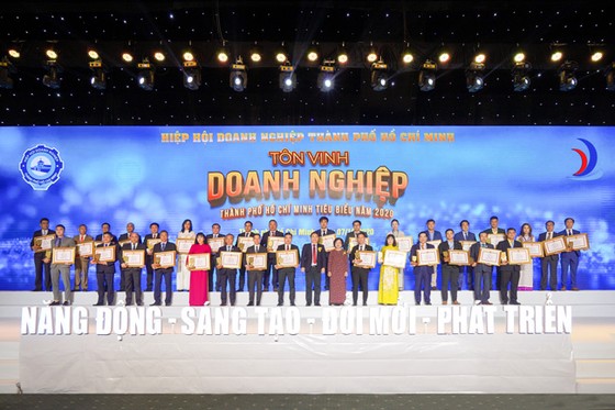 Hưng Thịnh nhận 3 giải thưởng Doanh nghiệp, Doanh nhân TPHCM tiêu biểu 2020 ảnh 4