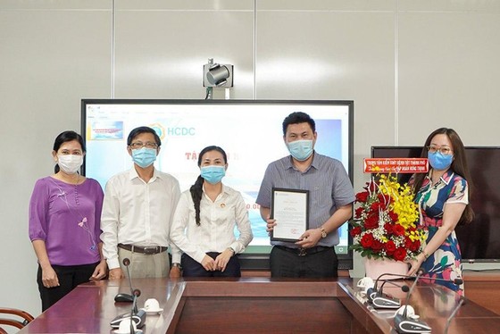 Hưng Thịnh trao tặng 2 tỷ đồng cho HCDC phòng, chống dịch Covid-19 ảnh 2