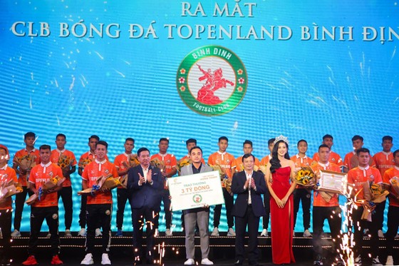 Rộn ràng đêm nhạc “Quy Nhơn ngày xanh nắng” ảnh 2