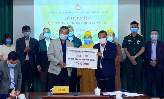 Hưng Thịnh trao tặng 50.000 liều vaccine phòng, chống Covid-19 cho tỉnh Bình Định ảnh 1