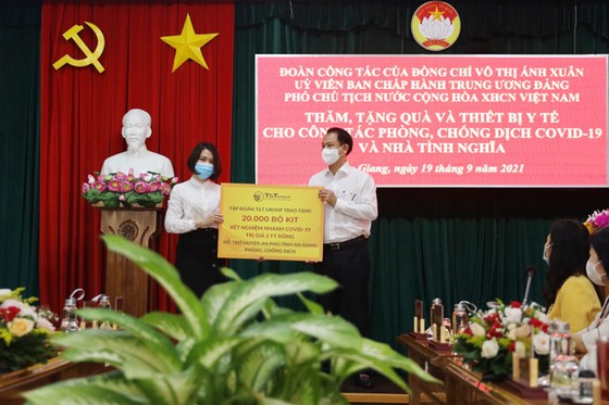 T&T Group tặng 140.000 bộ kit test nhanh COVID-19 và 150 tấn gạo cho các tỉnh phía Nam chống dịch ảnh 2