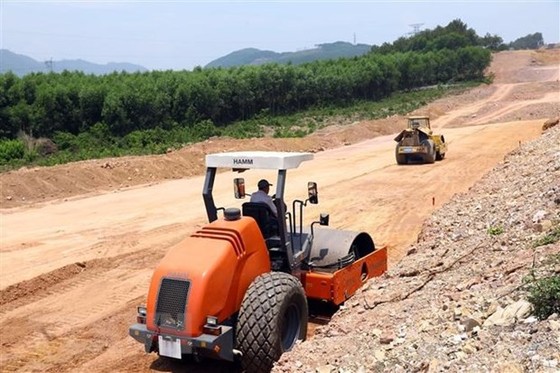 Dự án cao tốc Bắc-Nam sẽ có đủ vật liệu đất đắp đến hết quý 1/2022 hình ảnh 2 Du an cao toc Bac-Nam se co du vat lieu dat dap den het quy 1/2022 hinh anh 2