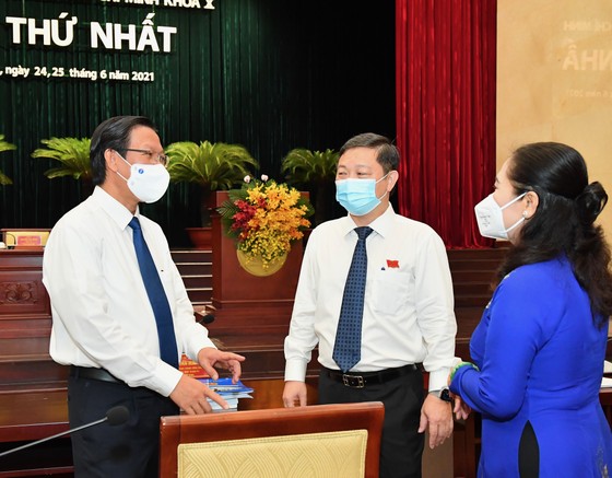 Đại biểu HĐND TPHCM trong kỳ họp thứ nhất khóa X nhiệm kỳ 2021-2026 ảnh 3