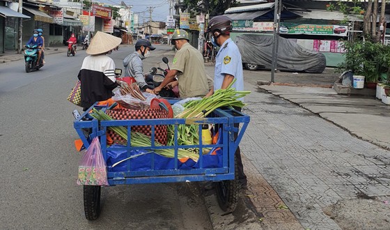 Quận Bình Tân phạt 52,5 triệu đồng các trường hợp không đeo khẩu trang, tụ tập nơi công cộng ảnh 2